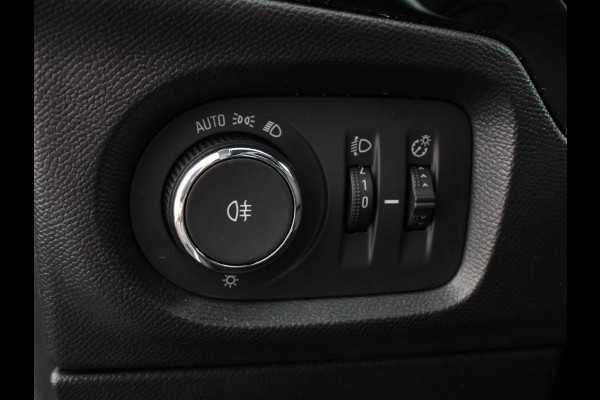 Opel Corsa 1.2 GS Line Navigatie Apple Carplay/Android Auto Airco Cruise Control Lichtmetalen velgen Sportstoelen