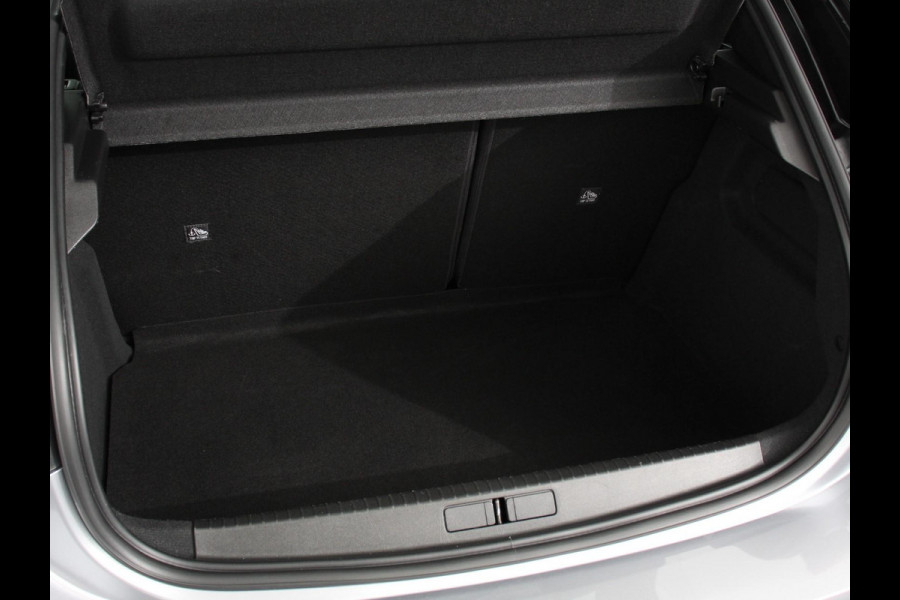 Opel Corsa 1.2 GS Line Navigatie Apple Carplay/Android Auto Airco Cruise Control Lichtmetalen velgen Sportstoelen