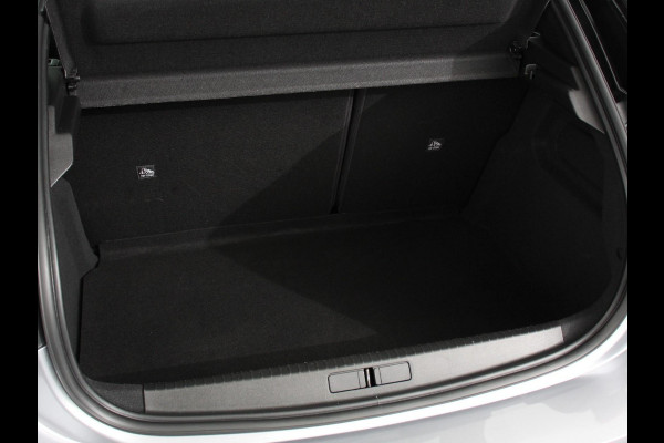 Opel Corsa 1.2 GS Line Navigatie Apple Carplay/Android Auto Airco Cruise Control Lichtmetalen velgen Sportstoelen