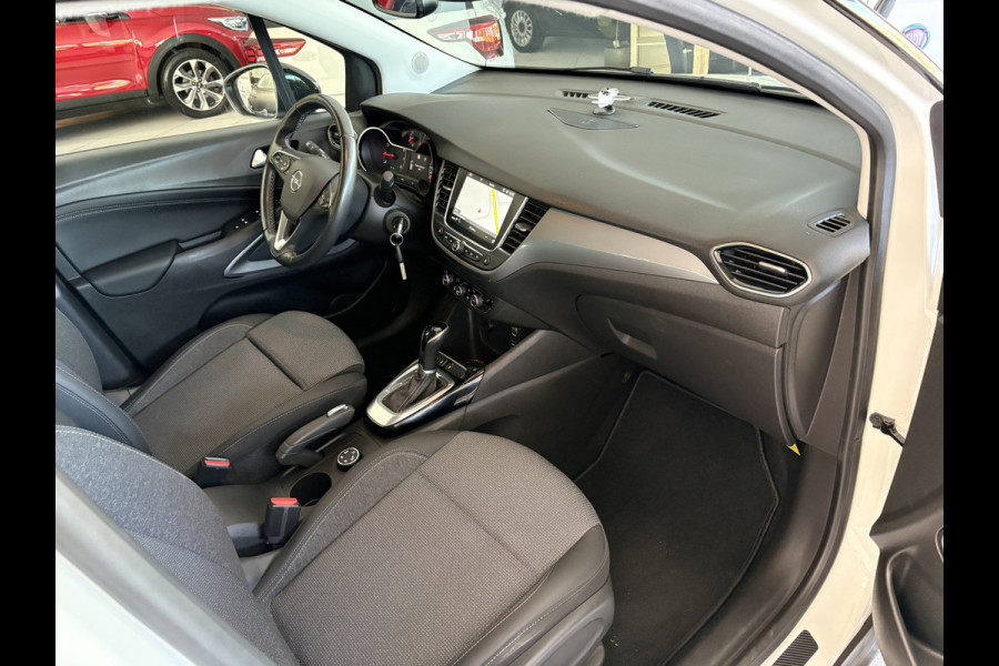 Opel Crossland 1.2 Turbo Elegance Achteruitrijcamera - Airco - Apple carplay - Bluetooth - Cruise control - Radio - Navigatie - Trekhaak - Elektrische ramen - Led verlichting - Start/stop systeem - Licht metalen velgen 16 inch - Stuur multifunctioneel