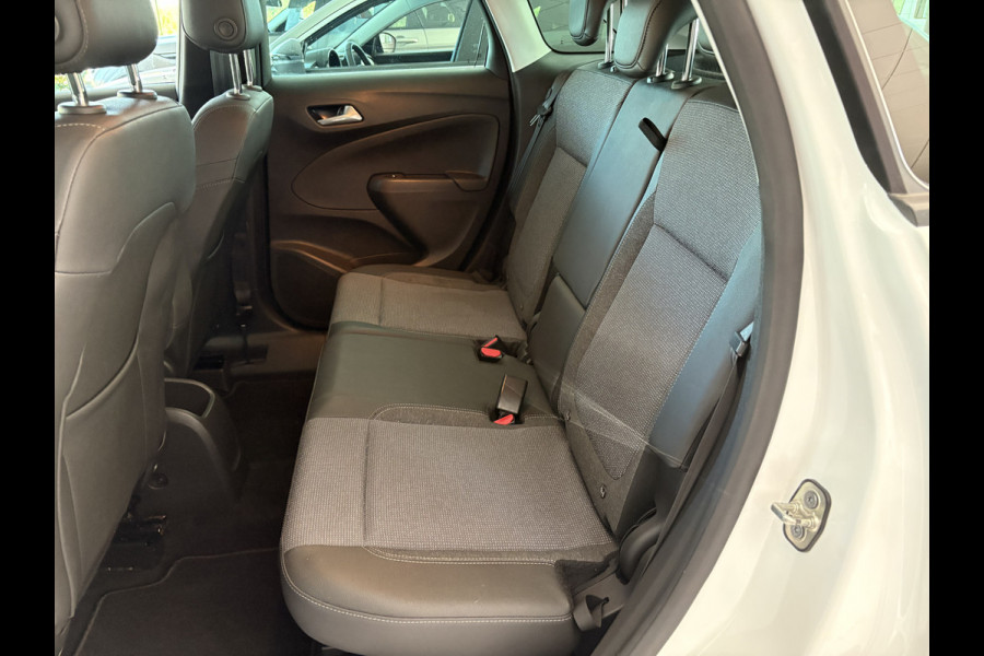 Opel Crossland 1.2 Turbo Elegance Achteruitrijcamera - Airco - Apple carplay - Bluetooth - Cruise control - Radio - Navigatie - Trekhaak - Elektrische ramen - Led verlichting - Start/stop systeem - Licht metalen velgen 16 inch - Stuur multifunctioneel