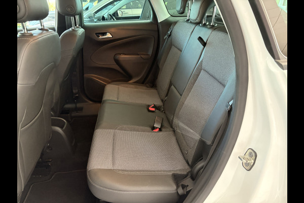 Opel Crossland 1.2 Turbo Elegance Achteruitrijcamera - Airco - Apple carplay - Bluetooth - Cruise control - Radio - Navigatie - Trekhaak - Elektrische ramen - Led verlichting - Start/stop systeem - Licht metalen velgen 16 inch - Stuur multifunctioneel
