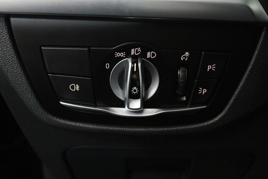 BMW iX3 Executive 80 kWh SOH 96% (PANORAMADAK, SFEERVERLICHTING, ADAPTIVE CRUISE, AUTOPILOT, STOEL