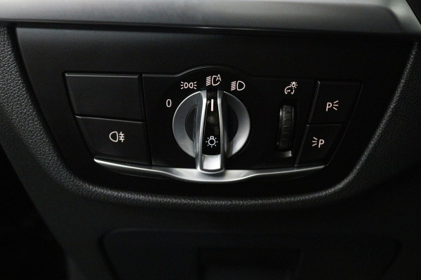BMW iX3 Executive 80 kWh SOH 96% (PANORAMADAK, SFEERVERLICHTING, ADAPTIVE CRUISE, AUTOPILOT, STOEL