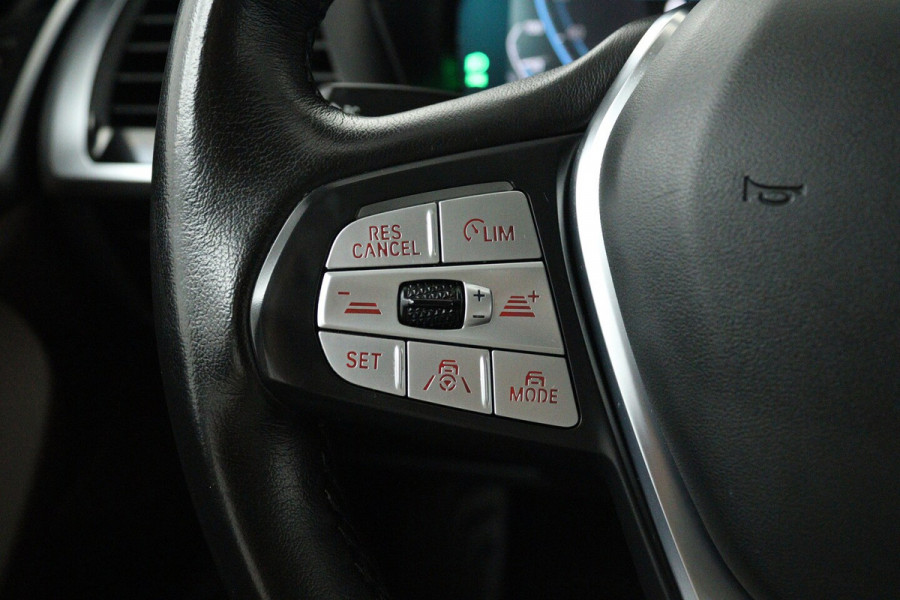 BMW iX3 Executive 80 kWh SOH 96% (PANORAMADAK, SFEERVERLICHTING, ADAPTIVE CRUISE, AUTOPILOT, STOEL