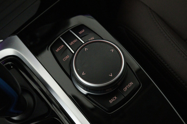 BMW iX3 Executive 80 kWh SOH 96% (PANORAMADAK, SFEERVERLICHTING, ADAPTIVE CRUISE, AUTOPILOT, STOEL