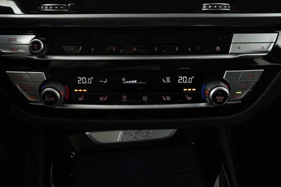 BMW iX3 Executive 80 kWh SOH 96% (PANORAMADAK, SFEERVERLICHTING, ADAPTIVE CRUISE, AUTOPILOT, STOEL