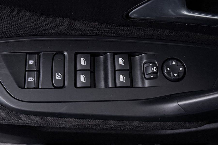 Peugeot 308 1.2 PureTech Active Pack Business (NAVIGATIE, STOELVERWARMING, CRUISE CONTROL, PARKEERSENS