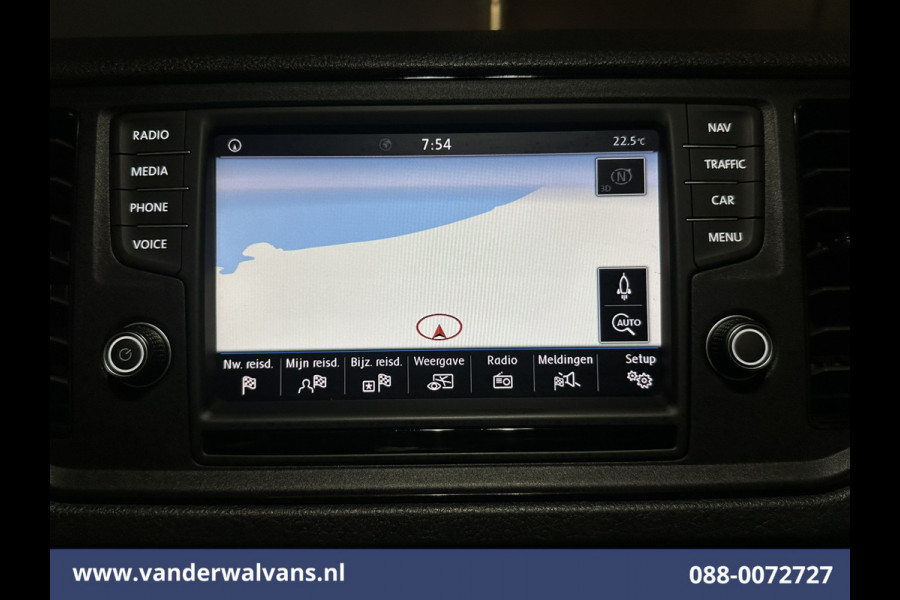 Volkswagen Crafter 2.0 TDI L3H2 L2H1 Euro6 Airco | Camera | Navigatie | Apple Carplay | Stoelverwarming Android Auto, 2500kg Trekhaak, Verwarmde voorruit, Parkeersensoren, Bijrijdersbank