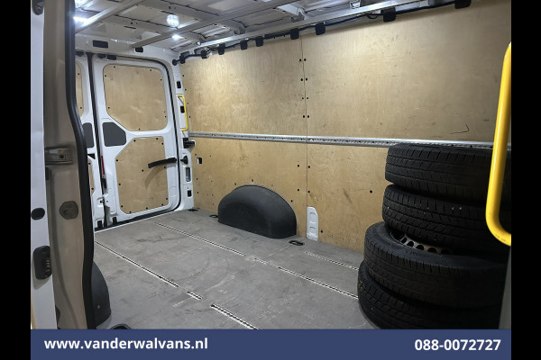Volkswagen Crafter 2.0 TDI L3H2 L2H1 Euro6 Airco | Camera | Navigatie | Apple Carplay | Stoelverwarming Android Auto, 2500kg Trekhaak, Verwarmde voorruit, Parkeersensoren, Bijrijdersbank