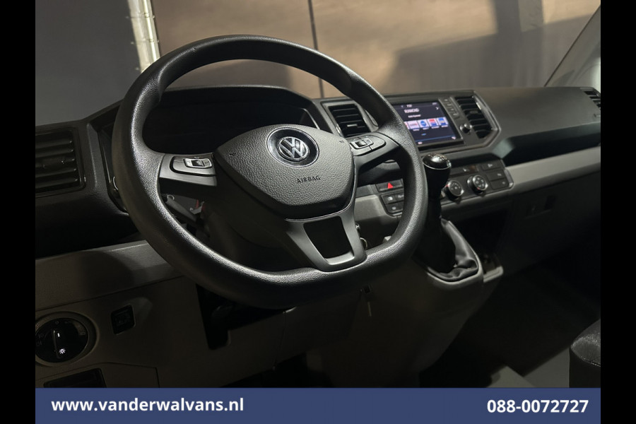 Volkswagen Crafter 2.0 TDI L3H2 L2H1 Euro6 Airco | Camera | Navigatie | Apple Carplay | Stoelverwarming Android Auto, 2500kg Trekhaak, Verwarmde voorruit, Parkeersensoren, Bijrijdersbank