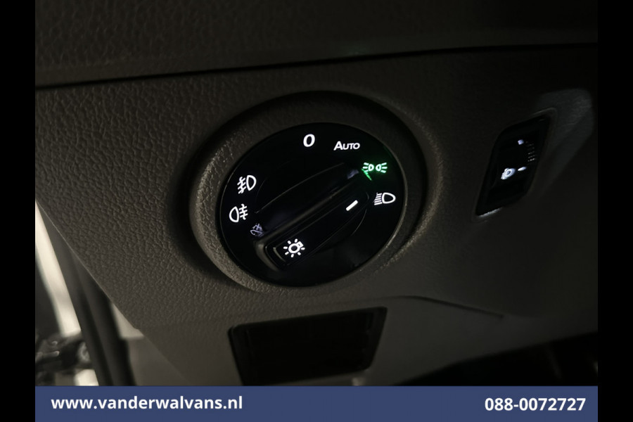 Volkswagen Crafter 2.0 TDI L3H2 L2H1 Euro6 Airco | Camera | Navigatie | Apple Carplay | Stoelverwarming Android Auto, 2500kg Trekhaak, Verwarmde voorruit, Parkeersensoren, Bijrijdersbank