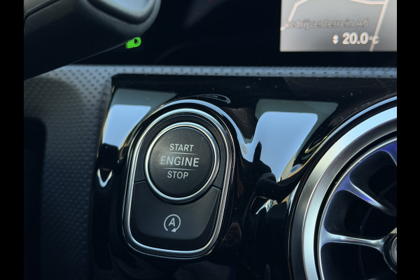 Mercedes-Benz CLA-Klasse Shooting Brake 180 Business Solution Luxury Automaat / Leder / PDC v+a / Navigatie / Keyless / Led