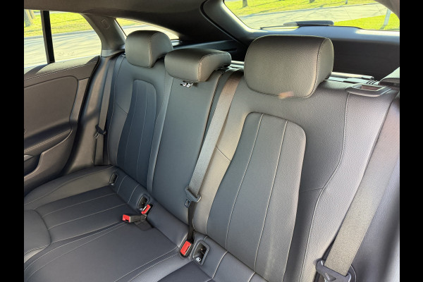 Mercedes-Benz CLA-Klasse Shooting Brake 180 Business Solution Luxury Automaat / Leder / PDC v+a / Navigatie / Keyless / Led