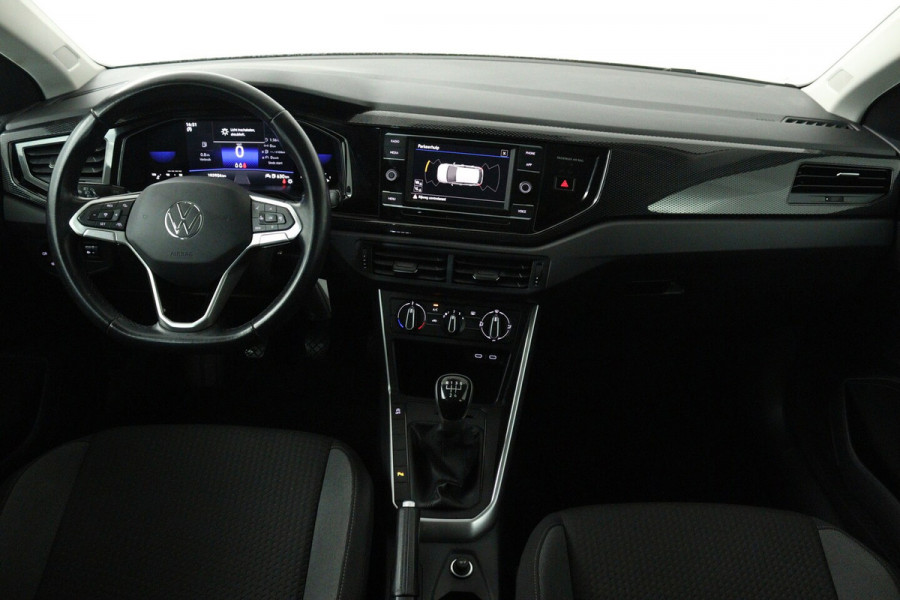Volkswagen Polo 1.0 TSI Life (PARKEERSENSOREN, DIGITALE COCKPIT, CRUISE ADAPTIEF, CARPLAY)