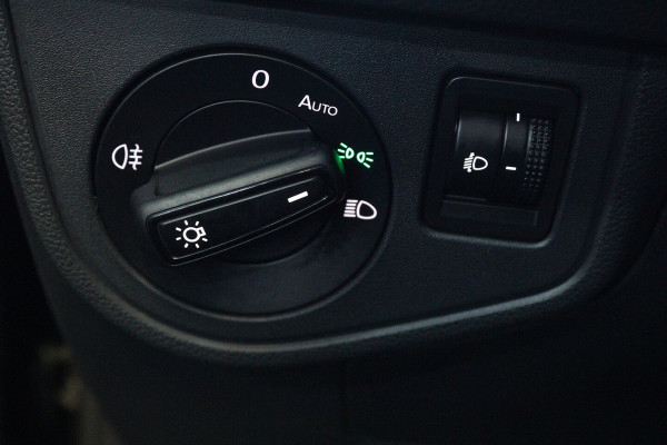 Volkswagen Polo 1.0 TSI Life (PARKEERSENSOREN, DIGITALE COCKPIT, CRUISE ADAPTIEF, CARPLAY)