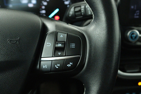 Ford Fiesta 1.0 EcoBoost Titanium (ACHTERUITRIJCAMERA, CRUISE CONTROL ADAPTIEF, NAVIGATIE, PARKEERSENS