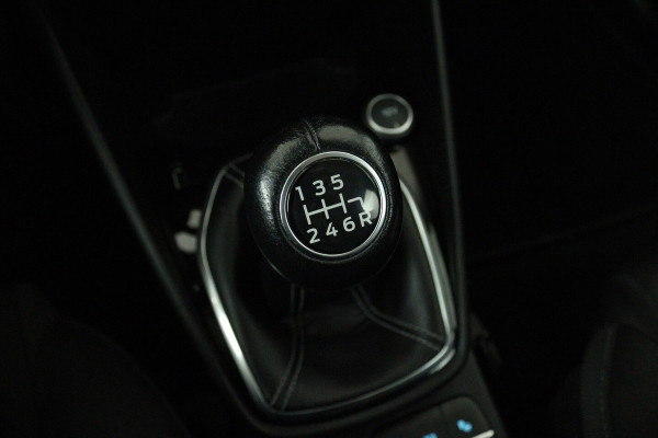 Ford Fiesta 1.0 EcoBoost Titanium (ACHTERUITRIJCAMERA, CRUISE CONTROL ADAPTIEF, NAVIGATIE, PARKEERSENS