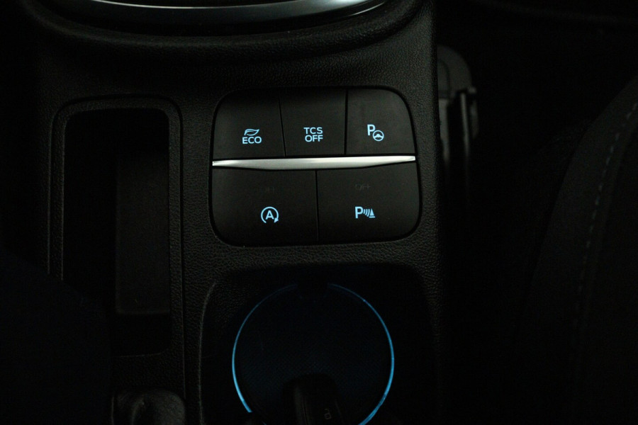 Ford Fiesta 1.0 EcoBoost Titanium (ACHTERUITRIJCAMERA, CRUISE CONTROL ADAPTIEF, NAVIGATIE, PARKEERSENS