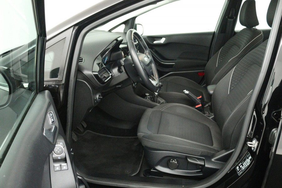 Ford Fiesta 1.0 EcoBoost Titanium (ACHTERUITRIJCAMERA, CRUISE CONTROL ADAPTIEF, NAVIGATIE, PARKEERSENS