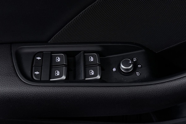 Audi A3 Limousine 35 TFSI CoD Advance Sport Automaat (VIRTUAL COCKPIT, STOELVERWARMING, ADAPTIVE CRUISE, PAR