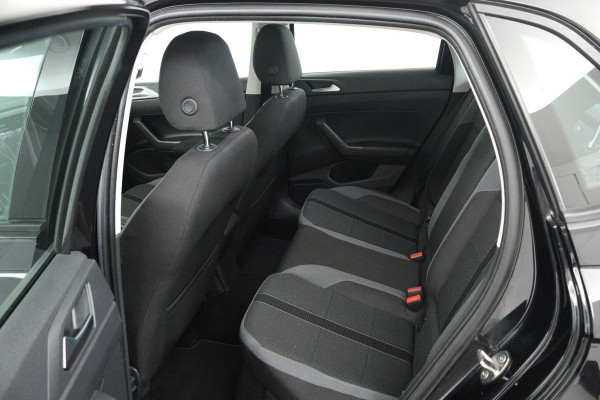 Volkswagen Polo 1.0 TSI Comfortline Business (STOELVERWARMING, LIMIT, PARKEERSENSOREN)