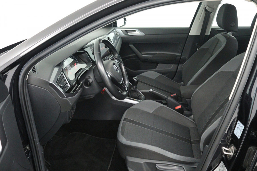 Volkswagen Polo 1.0 TSI Comfortline Business (STOELVERWARMING, LIMIT, PARKEERSENSOREN)