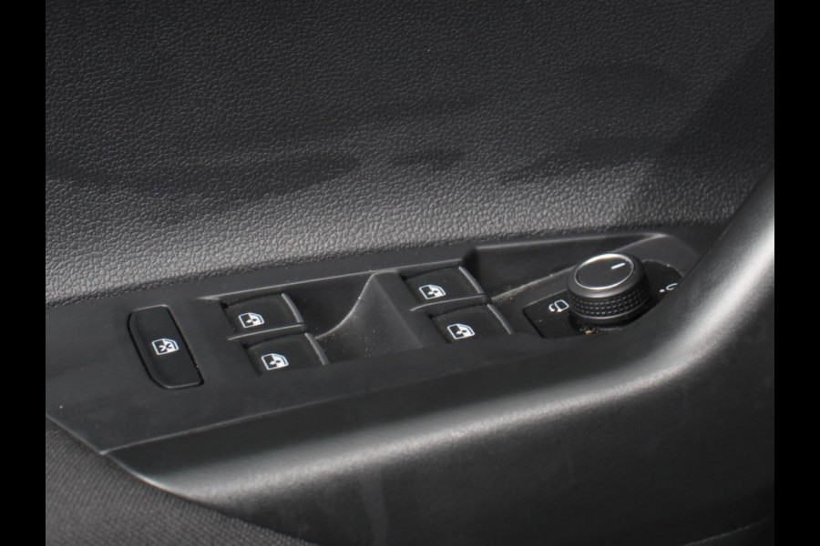 Volkswagen Polo 1.0 TSI Move DSG Navigatie Apple Carplay/Android Auto Airco Digitale Cockpit Adaptive Cruise Control Lichtmetalen Velgen Parkeer sensoren V+A Stoelverwarming