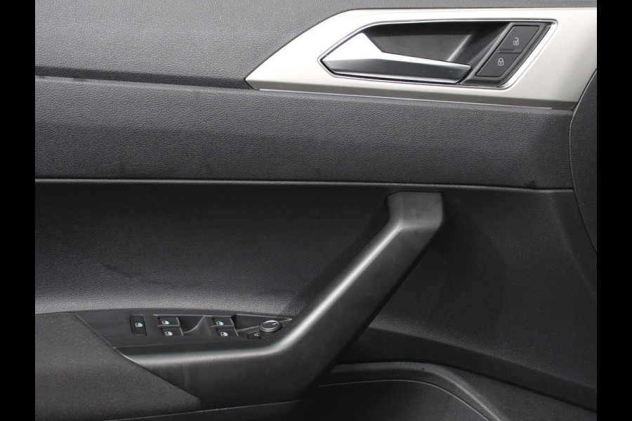 Volkswagen Polo 1.0 TSI Move DSG Navigatie Apple Carplay/Android Auto Airco Digitale Cockpit Adaptive Cruise Control Lichtmetalen Velgen Parkeer sensoren V+A Stoelverwarming