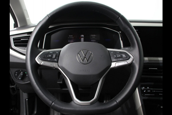 Volkswagen Polo 1.0 TSI Move DSG Navigatie Apple Carplay/Android Auto Airco Digitale Cockpit Adaptive Cruise Control Lichtmetalen Velgen Parkeer sensoren V+A Stoelverwarming