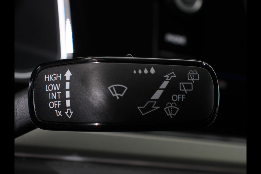 Volkswagen Polo 1.0 TSI Move DSG Navigatie Apple Carplay/Android Auto Airco Digitale Cockpit Adaptive Cruise Control Lichtmetalen Velgen Parkeer sensoren V+A Stoelverwarming