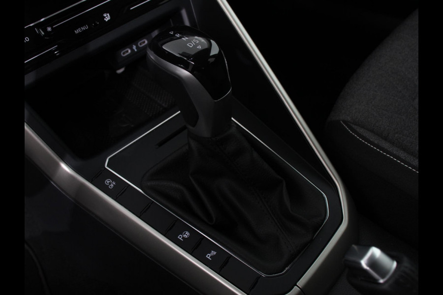 Volkswagen Polo 1.0 TSI Move DSG Navigatie Apple Carplay/Android Auto Airco Digitale Cockpit Adaptive Cruise Control Lichtmetalen Velgen Parkeer sensoren V+A Stoelverwarming