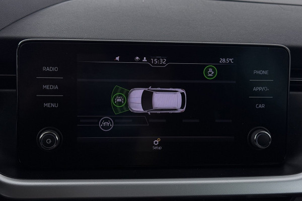 Škoda Kamiq 1.0 TSI Sport Business (PARKEERSENSOREN, CRUISE CONTROL, BLUETOOTH)