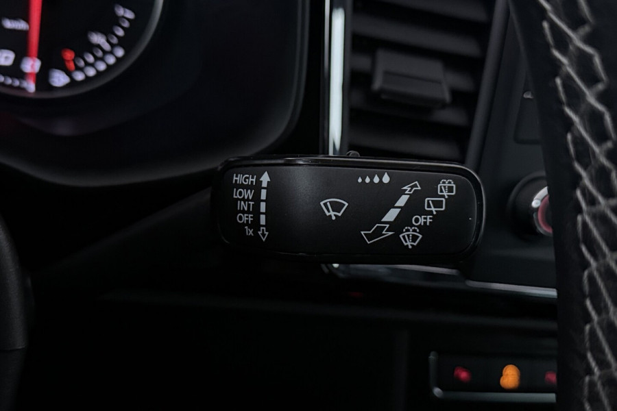 Seat Ateca 1.4 EcoTSI FR Business Intense (TREKHAAK, STOELVERWARMING, CRUISE CONTROL ADAPTIEF, NAVIGA
