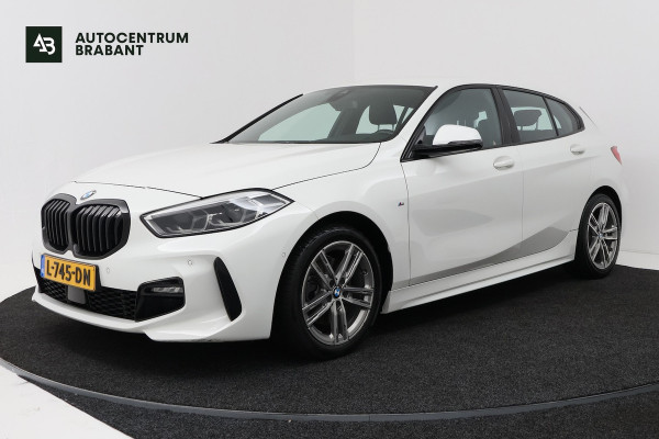 BMW 1-serie 118i High Executive (TREKHAAK, CAMERA, SFEERVERLICHTING, DEALER ONDERHOUDEN)