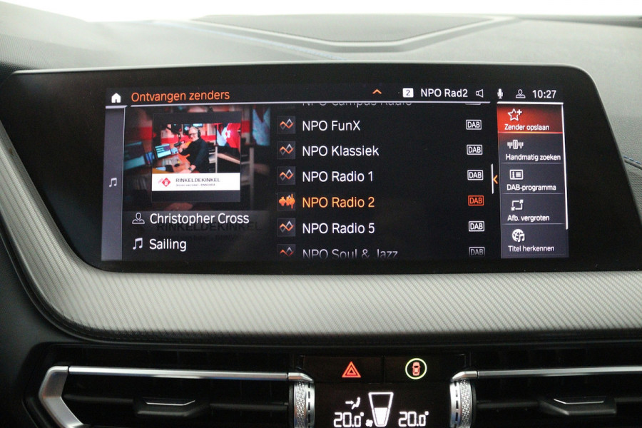 BMW 1-serie 118i High Executive (TREKHAAK, CAMERA, SFEERVERLICHTING, DEALER ONDERHOUDEN)