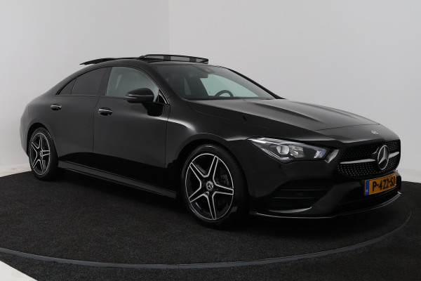 Mercedes-Benz CLA-Klasse 180 AMG Line (PANORAMADAK, STOELVERWARMING, SFEERVERLICHTING, CAMERA, CRUISE ADAPTIEF)