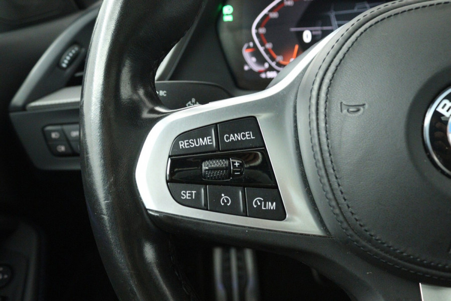 BMW 2 Serie Gran Coupé 218i Business Edition Plus (PANORAMADAK, CAMERA, SFEERVERLICHTING, STOELVERWARMING, PARKEE