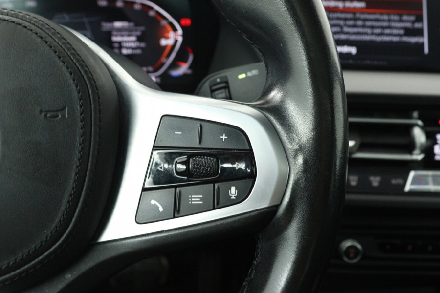 BMW 2 Serie Gran Coupé 218i Business Edition Plus (PANORAMADAK, CAMERA, SFEERVERLICHTING, STOELVERWARMING, PARKEE