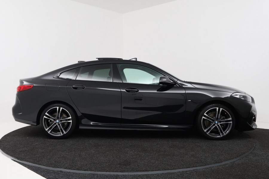 BMW 2 Serie Gran Coupé 218i Business Edition Plus (PANORAMADAK, CAMERA, SFEERVERLICHTING, STOELVERWARMING, PARKEE