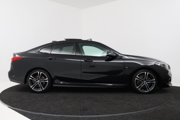BMW 2 Serie Gran Coupé 218i Business Edition Plus (PANORAMADAK, CAMERA, SFEERVERLICHTING, STOELVERWARMING, PARKEE