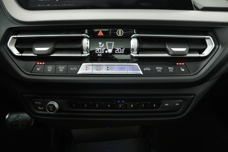 BMW 2 Serie Gran Coupé 218i Business Edition Plus (PANORAMADAK, CAMERA, SFEERVERLICHTING, STOELVERWARMING, PARKEE