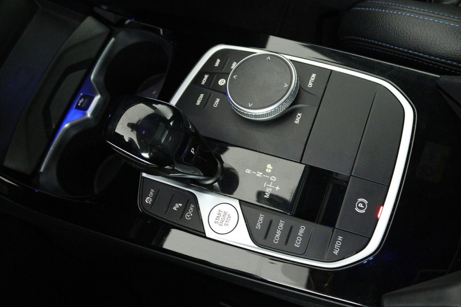 BMW 2 Serie Gran Coupé 218i Business Edition Plus (PANORAMADAK, CAMERA, SFEERVERLICHTING, STOELVERWARMING, PARKEE