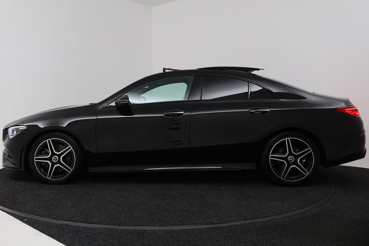 Mercedes-Benz CLA-Klasse 200 Business Solution AMG (PANORAMADAK, STOELVERWARMING, SFEERVERLICHTING, CAMERA, CRUISE