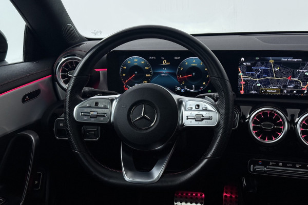 Mercedes-Benz CLA-Klasse 200 Business Solution AMG (PANORAMADAK, STOELVERWARMING, SFEERVERLICHTING, CAMERA, CRUISE