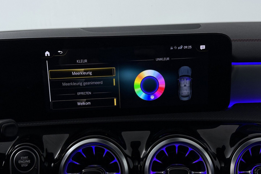 Mercedes-Benz CLA-Klasse 200 Business Solution AMG (PANORAMADAK, STOELVERWARMING, SFEERVERLICHTING, CAMERA, CRUISE