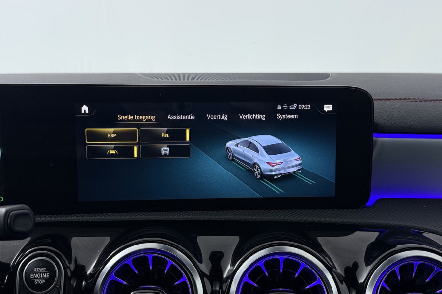 Mercedes-Benz CLA-Klasse 200 Business Solution AMG (PANORAMADAK, STOELVERWARMING, SFEERVERLICHTING, CAMERA, CRUISE