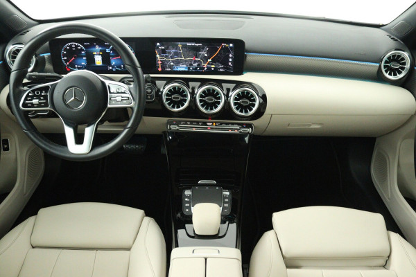 Mercedes-Benz A-Klasse 180 Business Solution Luxury (SFEERVERLICHTING, STOELVERWARMING, 1e EIGENAAR, ACHTERUITRIJ