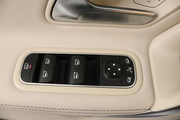 Mercedes-Benz A-Klasse 180 Business Solution Luxury (SFEERVERLICHTING, STOELVERWARMING, 1e EIGENAAR, ACHTERUITRIJ