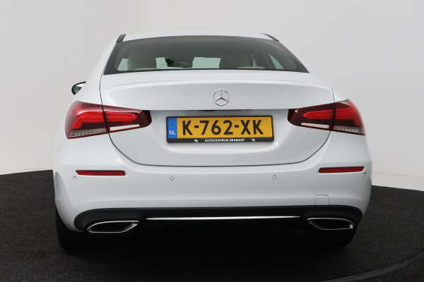 Mercedes-Benz A-Klasse 180 Business Solution Luxury (SFEERVERLICHTING, STOELVERWARMING, 1e EIGENAAR, ACHTERUITRIJ